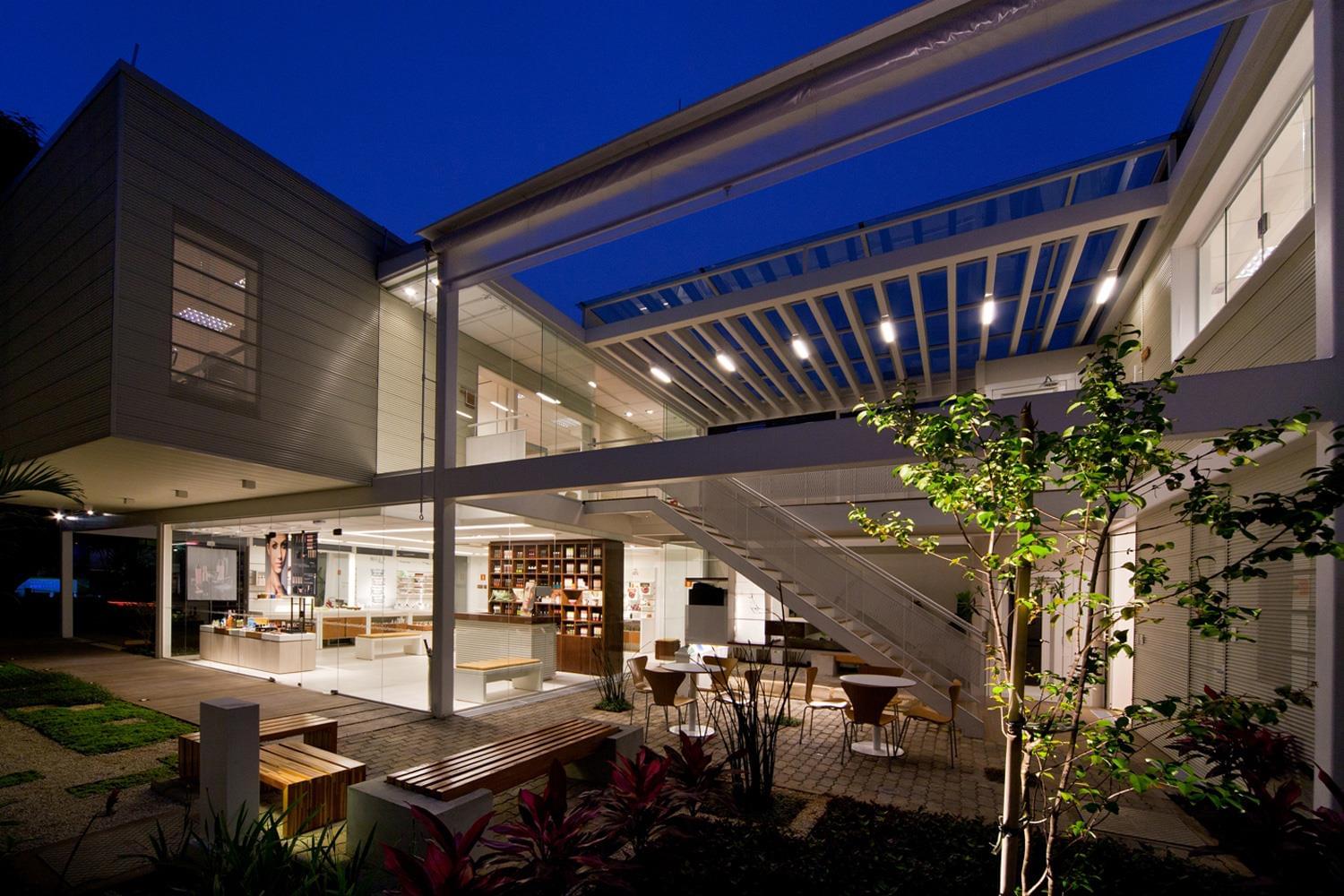 巴西圣保罗 Casa Natura 展示中心 | 环保可持续的创新商业设计-8