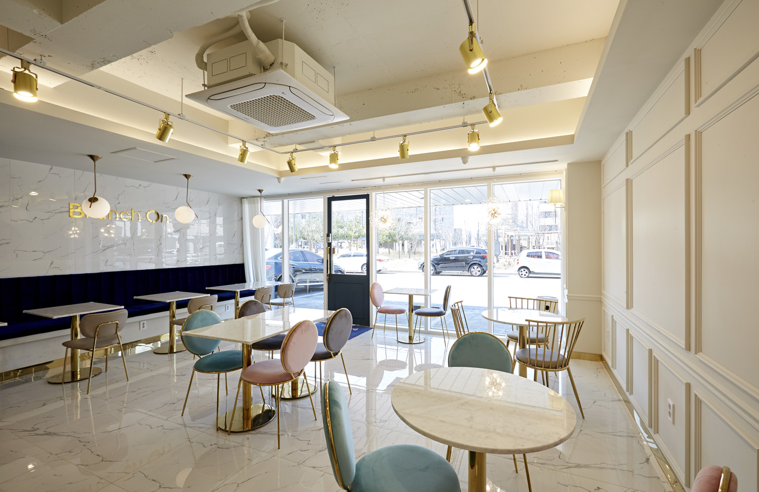 现代简约风 20 平咖啡馆设计-7