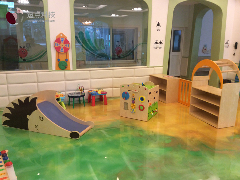 北京逗点科技打造上海小不点幼儿园艺术树脂漆空间-7
