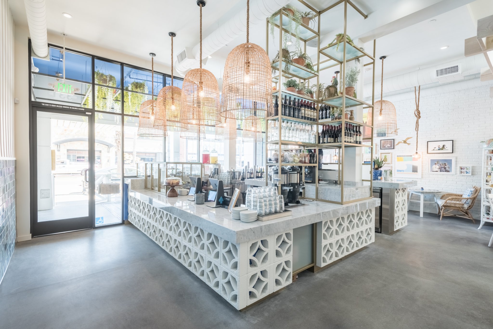 海滨圣塔莫尼卡的"未完成"俱乐部餐厅-12