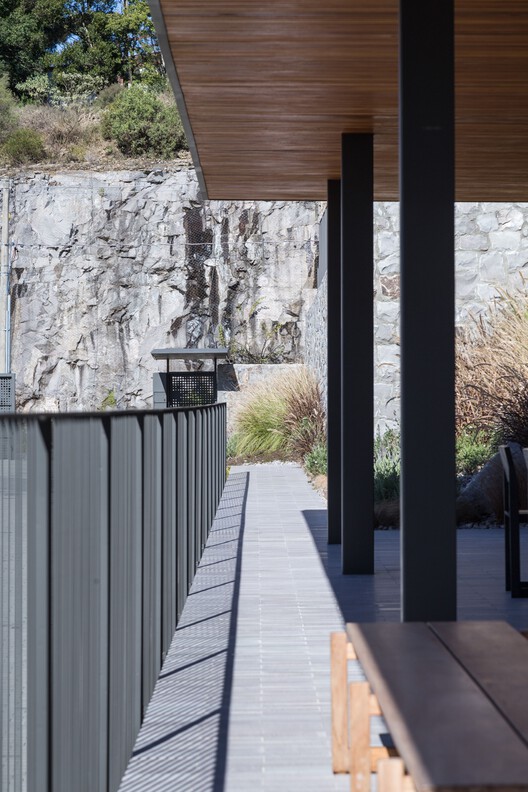 Roccia Residential Condominium | 石墙与自然共生的巴西生态住宅-30