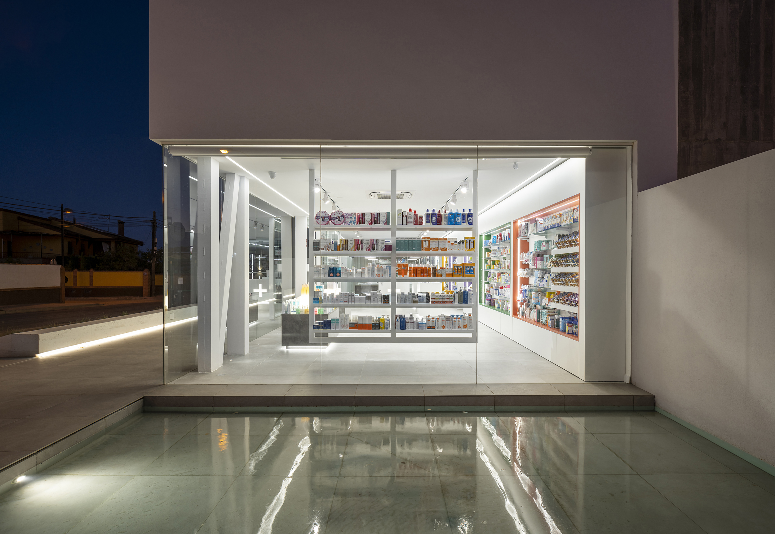 药店 住房 武器丨西班牙格拉纳达丨O·CO arquitectos-35