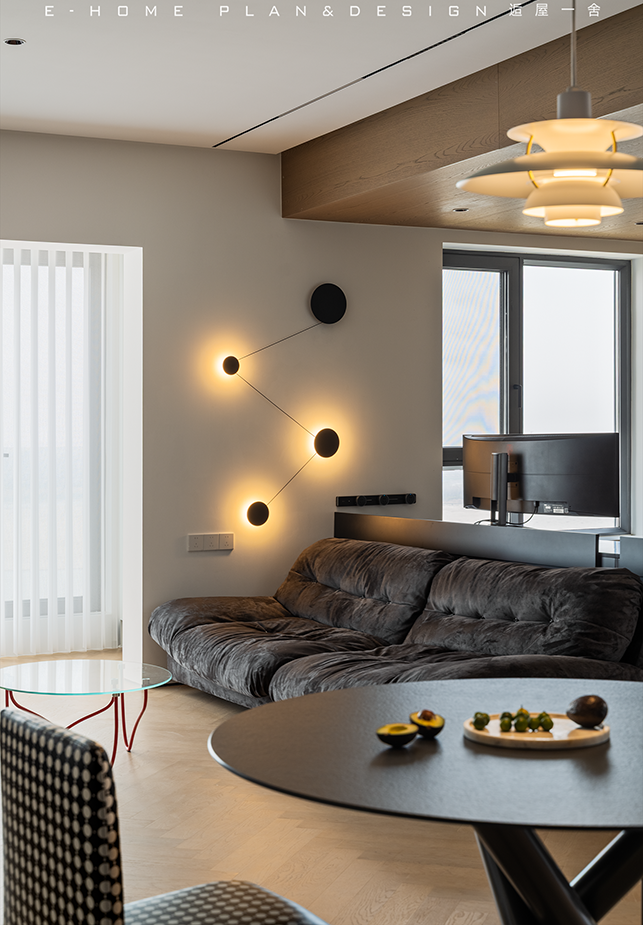 在墙角嵌镜子，给冰箱挪新家，用线条制造生活波动-12