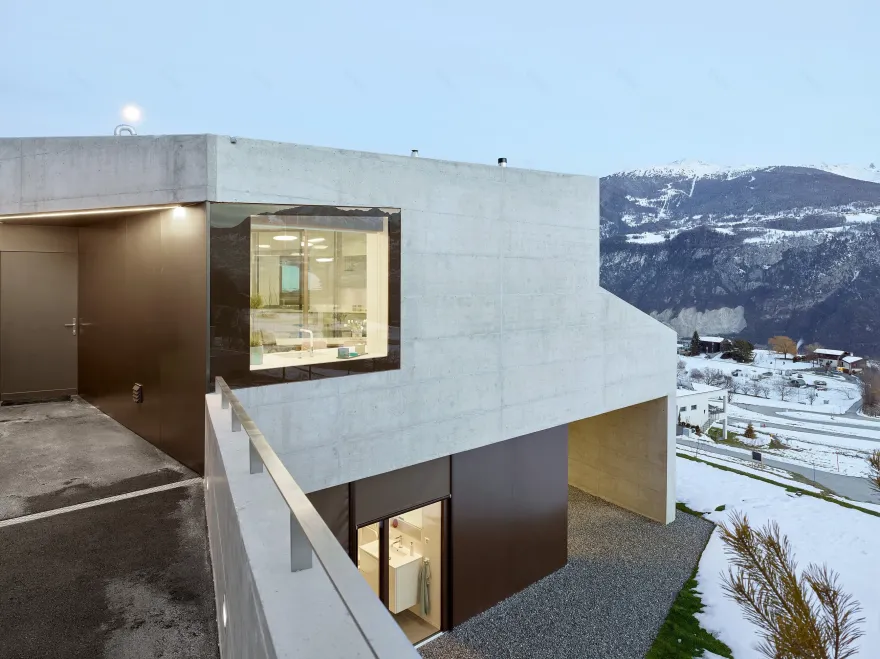 瑞士 Grimisuat 雕塑式住宅-20