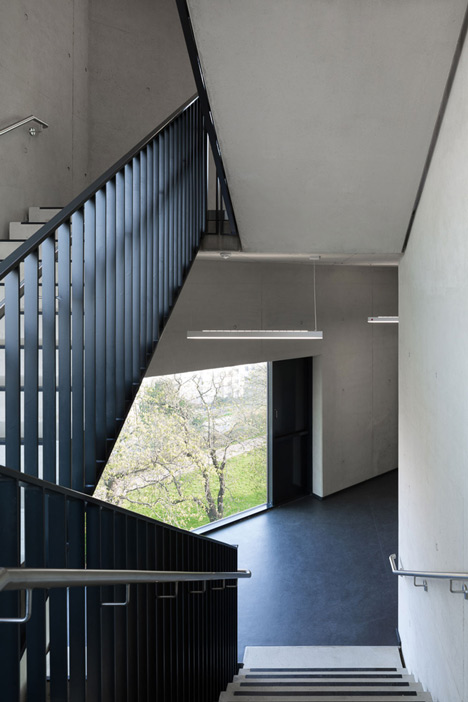 KSG adds textured walls to university chemistry lab in Aachen-23