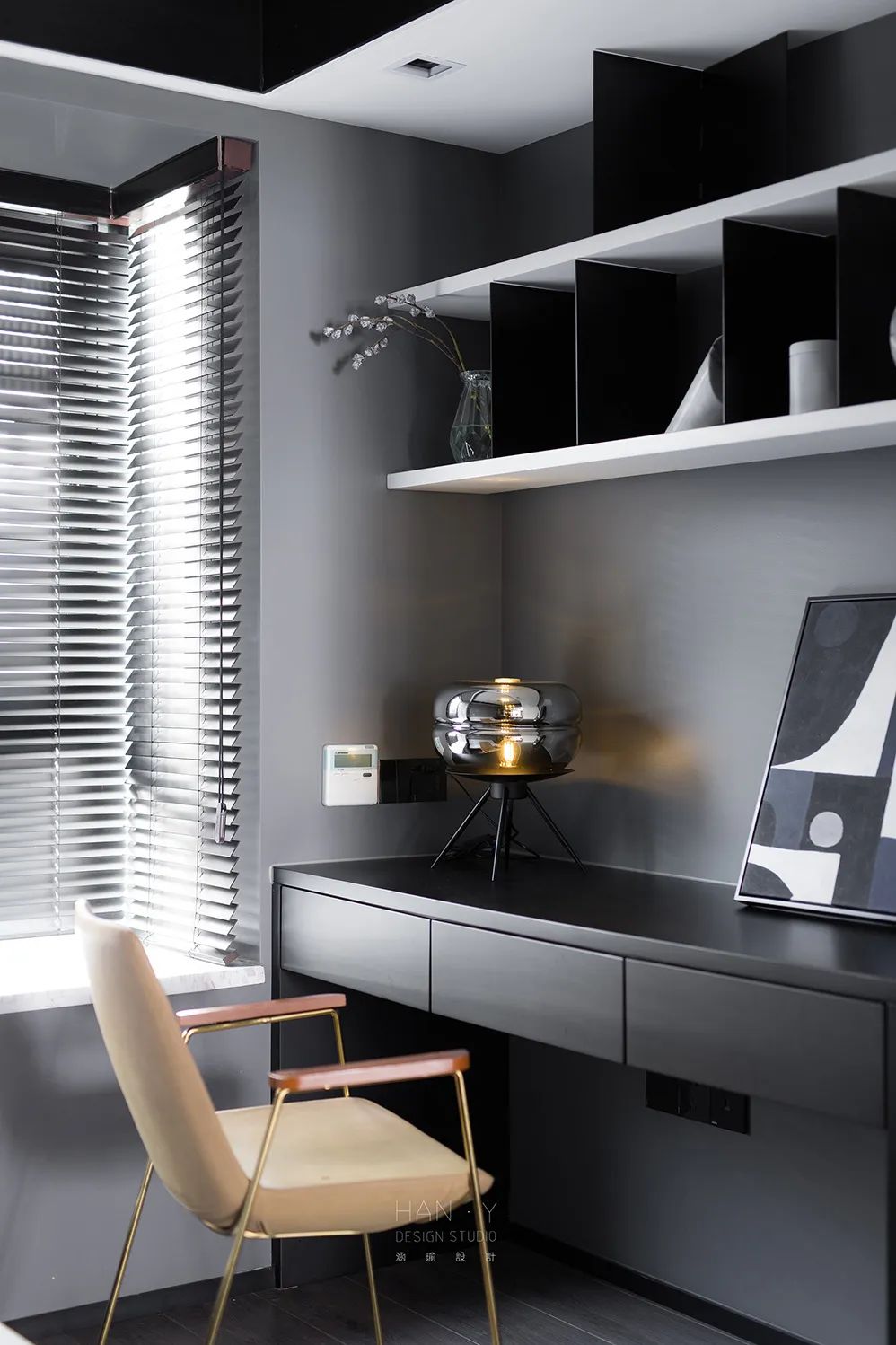 高级黑灰木元素，打造 100 平简约温馨家-32