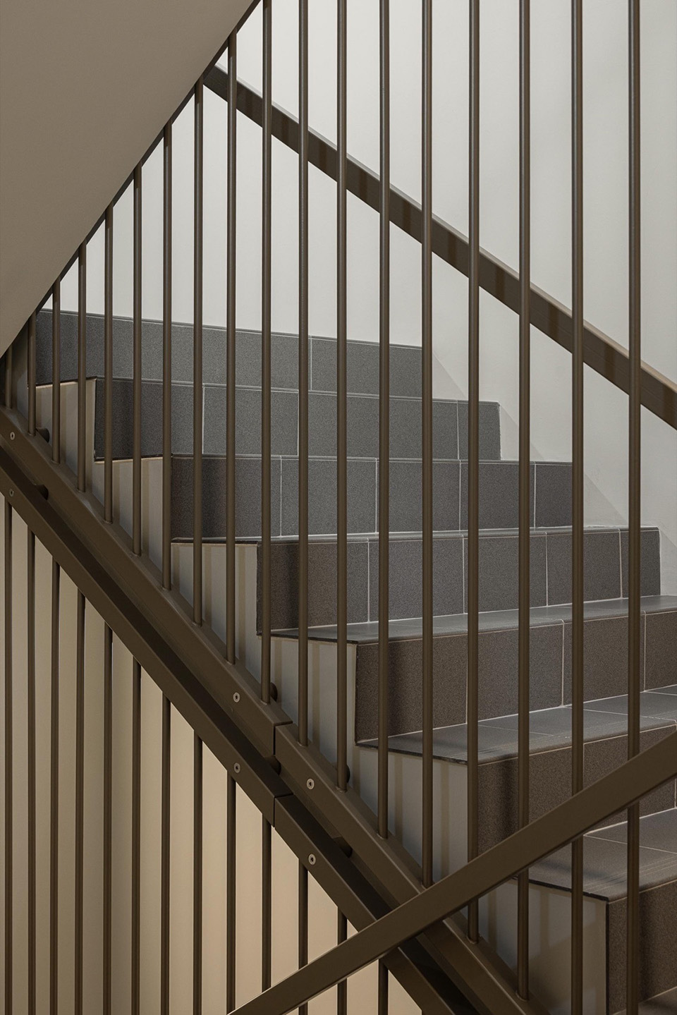 ERNESTO DO CANTO住宅区丨葡萄牙蓬塔德尔加达丨BOX arquitectos-249