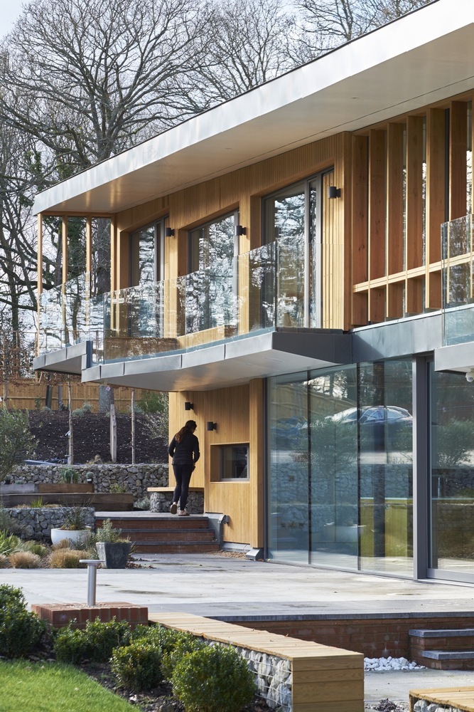 红砖绿意相映成趣,节能环保的英国乡村别墅-48