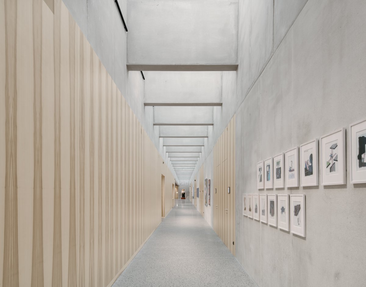 David Chipperfield 打造嵌入景观的 Wurth 公司活动中心-15