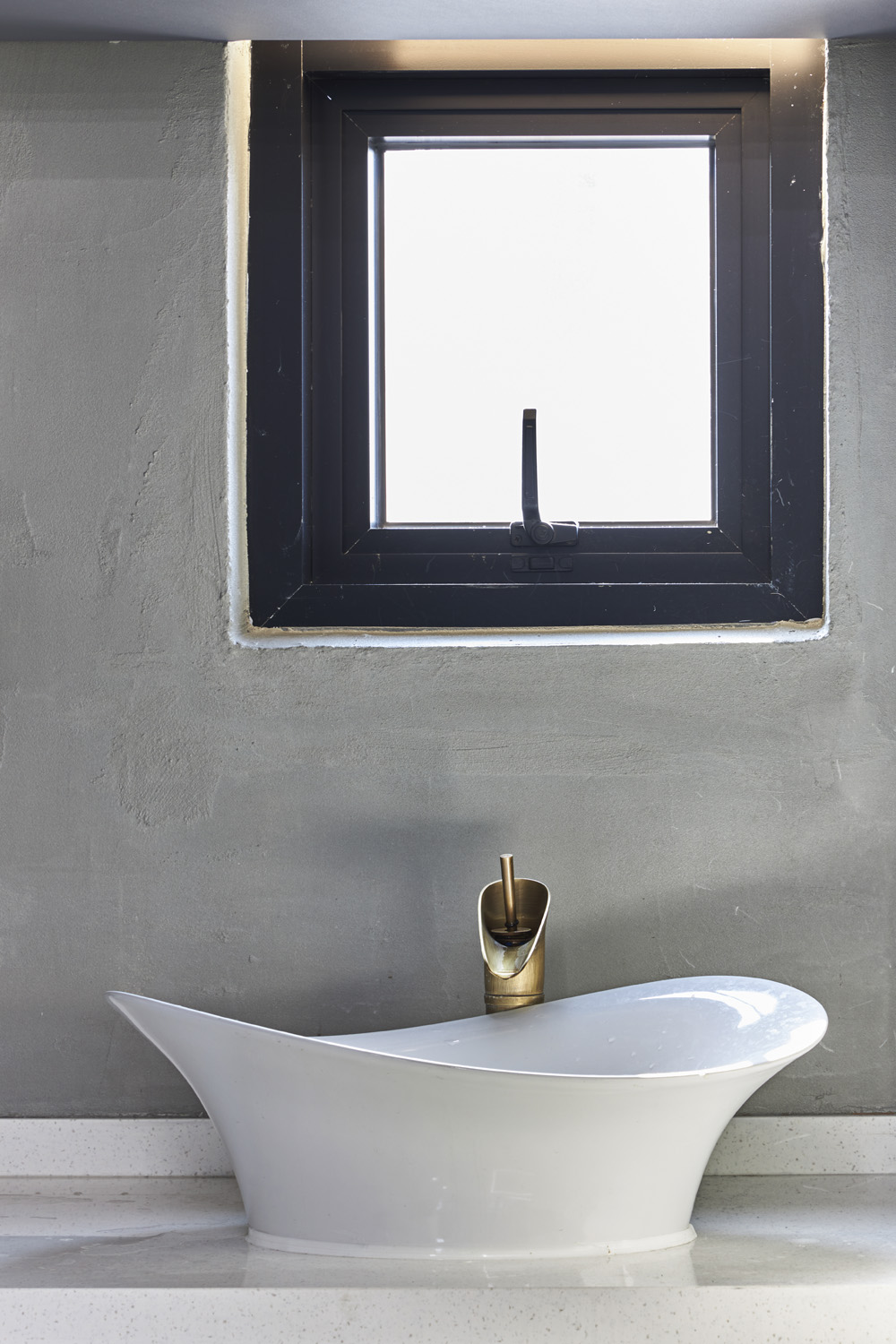 22 平米小空间，黑框照明打造极简艺术公寓-14