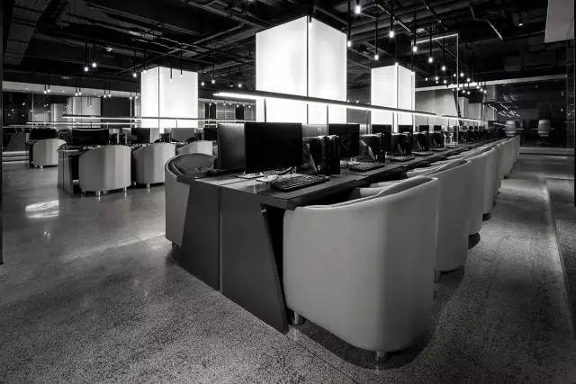 周杰伦在深圳开了一家“黑网吧”，占地千平，非常奢华！-15