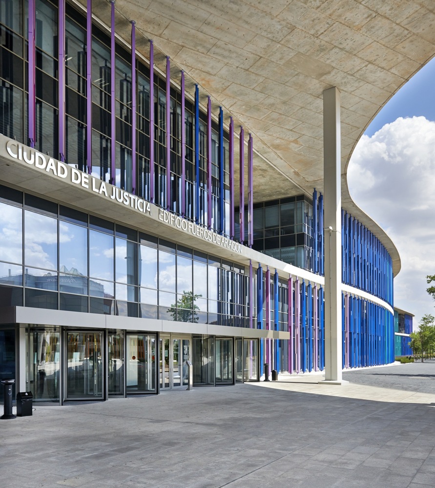 维达尔·德·卡内拉斯建筑的可持续改造-30