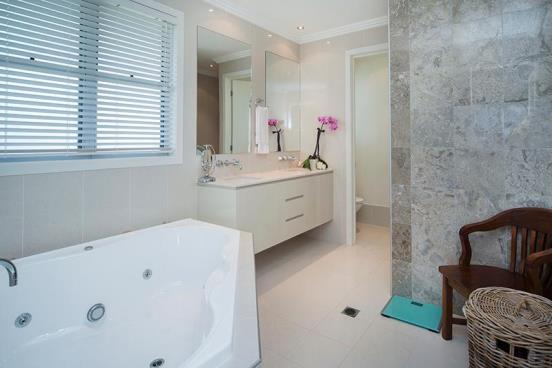 BANANDRESORT 现代风格两层 4 卧室别墅-14