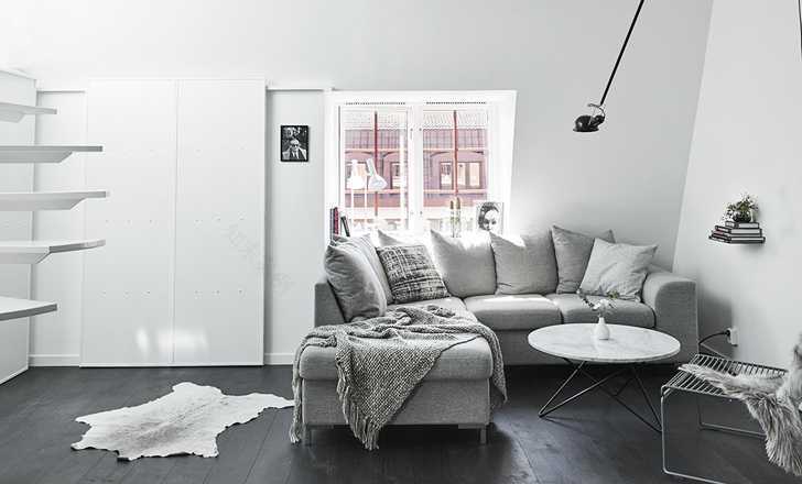 瑞典 59 平米黑白小 loft,巧用白色和自然光扩展空间-6