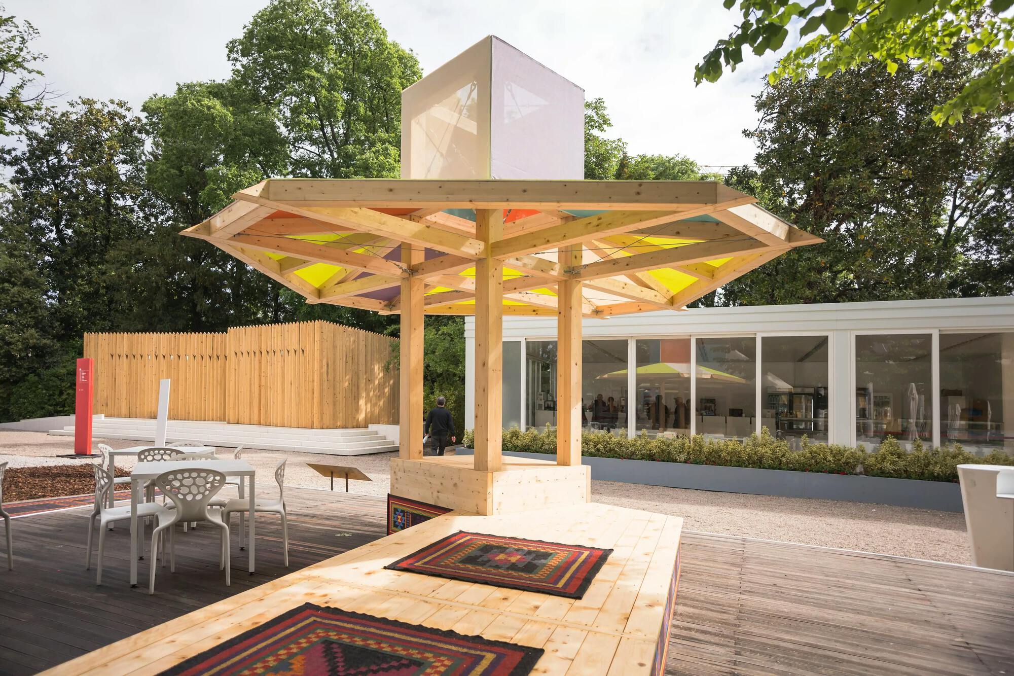 Majlis & The Manama (Wind Catchers) Pavilion  / Ahmed and Rashid Bin Shabib-10