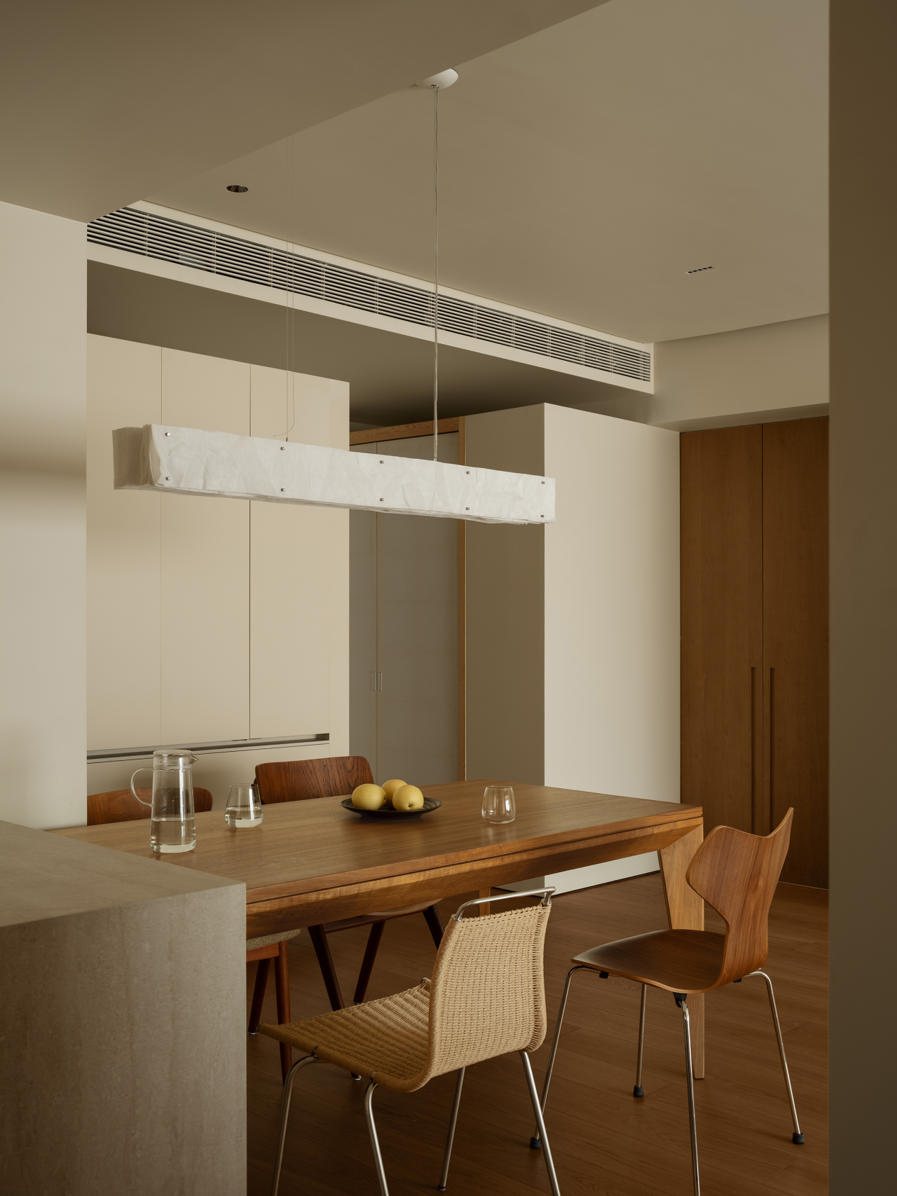 L 之家（注：这里HOUSE常见理解为房子、住宅等意思，结合前面字母L，推测为一个具有特定名称的住所之类，之家是比较常见表达，若有更多背景信息，可能有更合适译法 ） 丨中国广州丨KINJO DESIGN幾築空間設計-24