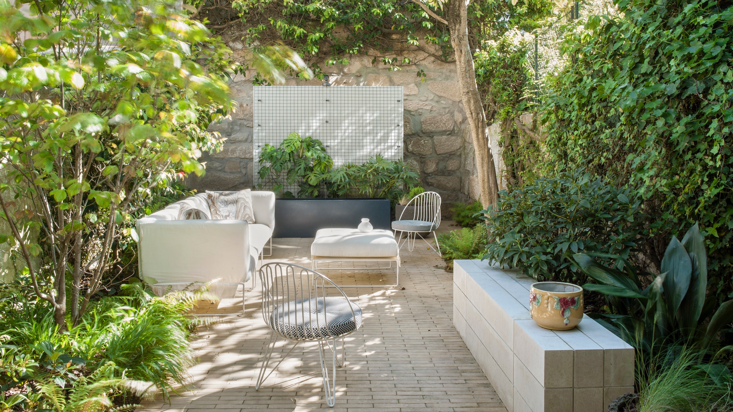 6 petites terrasses dont s'inspirer pour créer son jardin privé
| AD Magazine-0