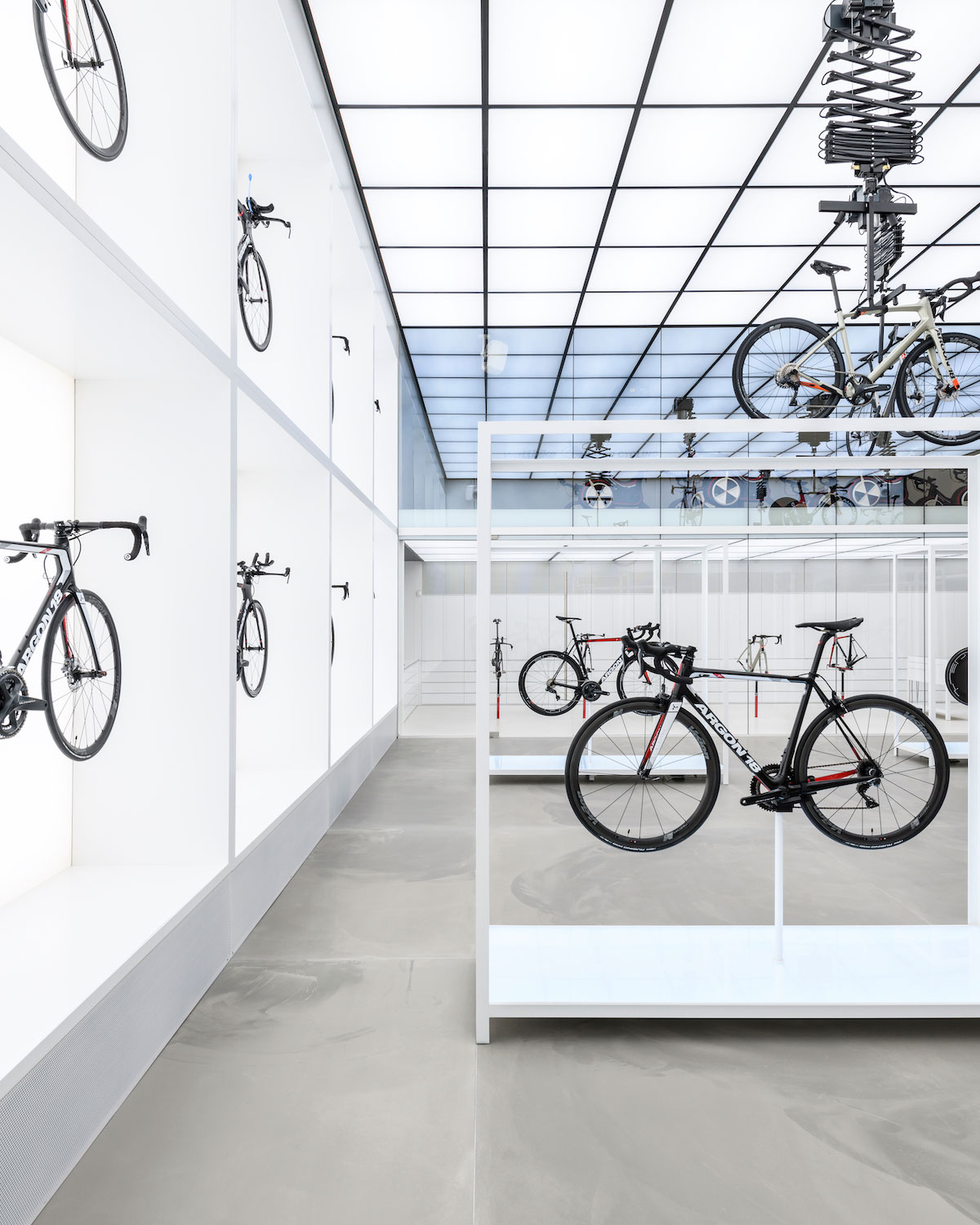 United Cycling LAB & Store in Lynge, Denmark by Johannes Torpe.-15