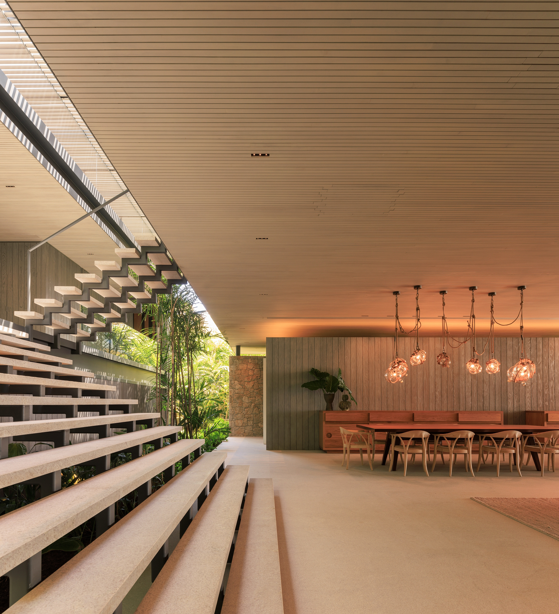 若JO是名字的缩写或者特定名称等保持原样：JO住所
若JO没有特殊意义，可意译为：住宅JO （不过这种说法一般是基于JO有特定指代前提，不然与住宅语义搭配会稍显突兀，最推荐情况一是JO有特定含义时的翻译） 丨巴西圣保罗-46