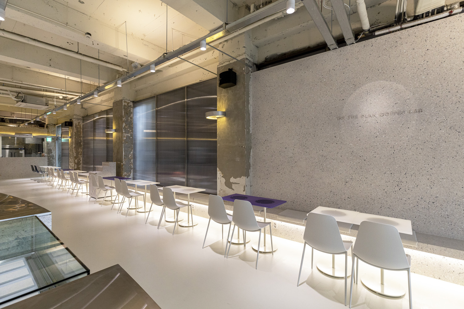 首尔现代简约咖啡厅 精致室内设计诠释时尚潮流-15