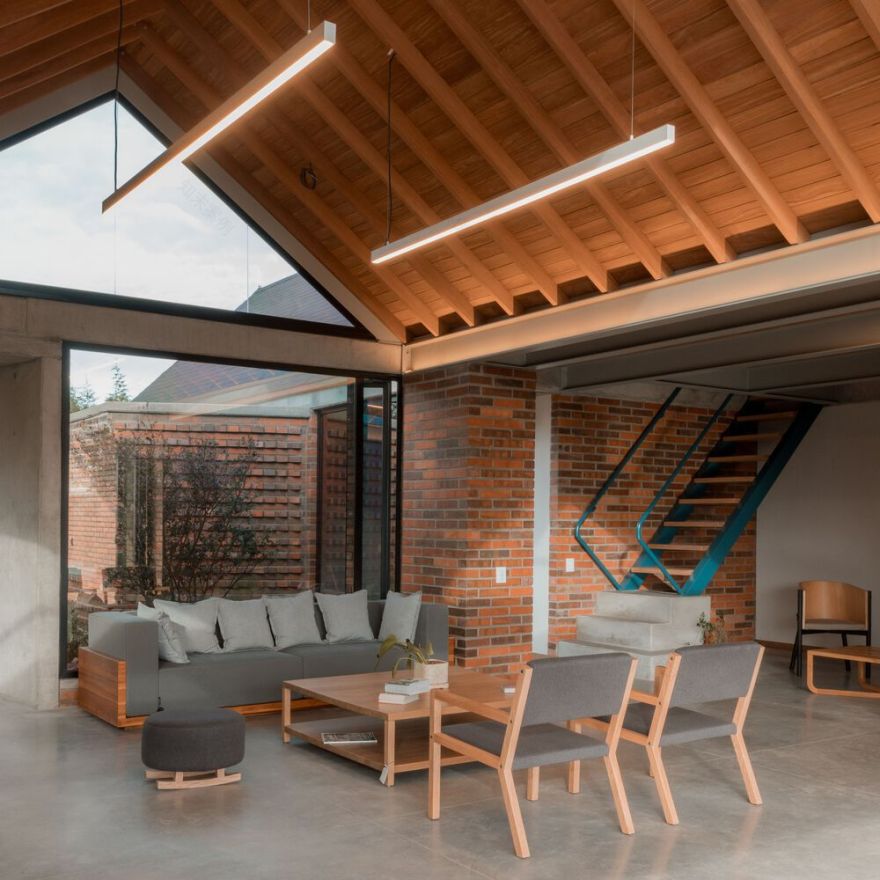 山地景观中的红砖家园-10