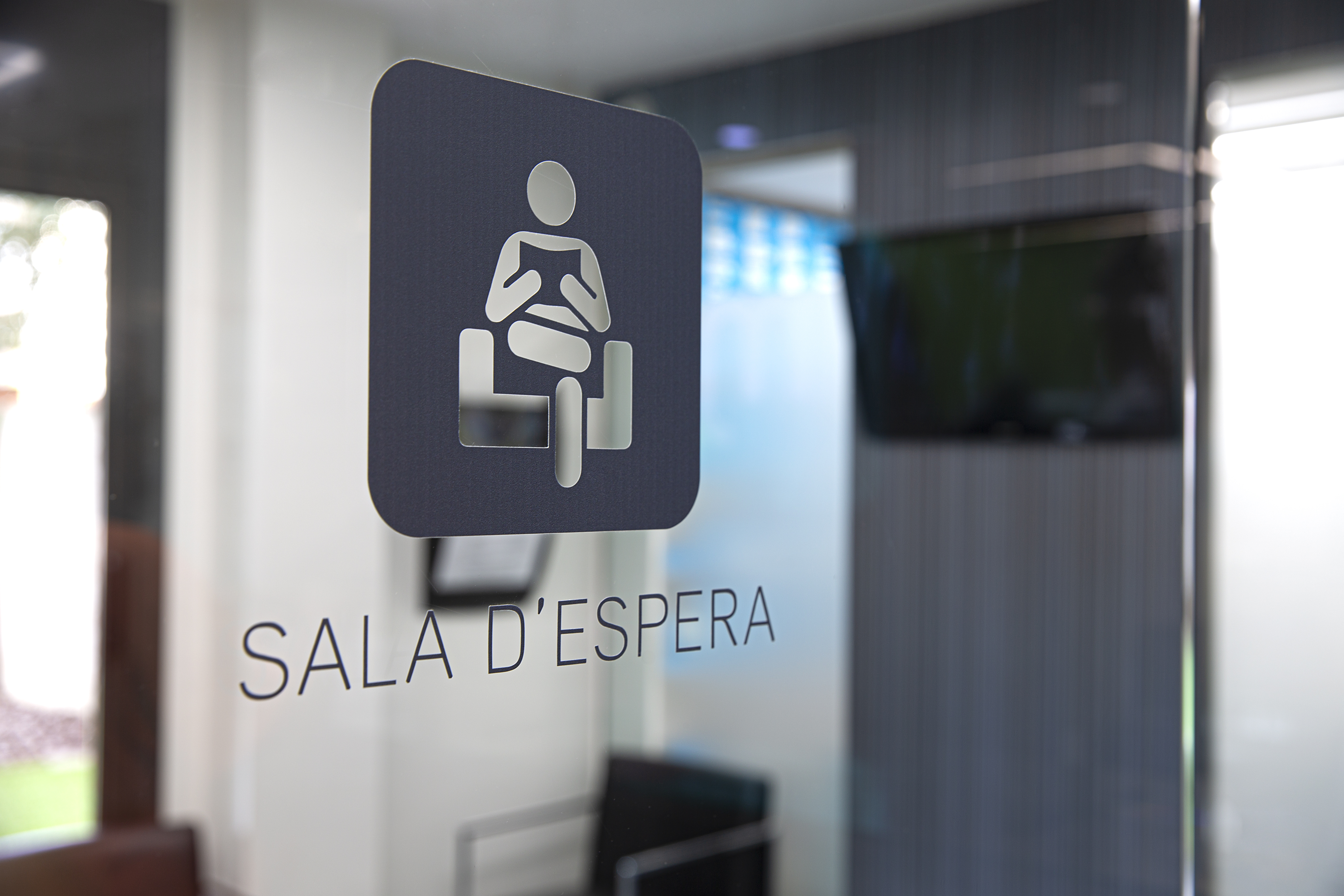 Arquitectura/Interiores. Clinica Dental Maria Jaume-1