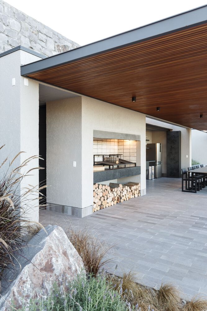 Roccia Residential Condominium | 石墙与自然共生的巴西生态住宅-42