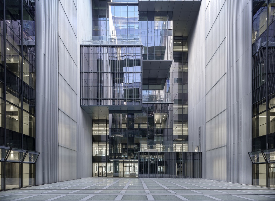 济南国家重型汽车工程技术研究中心 | 极简悬浮体量，激发创新之心-41