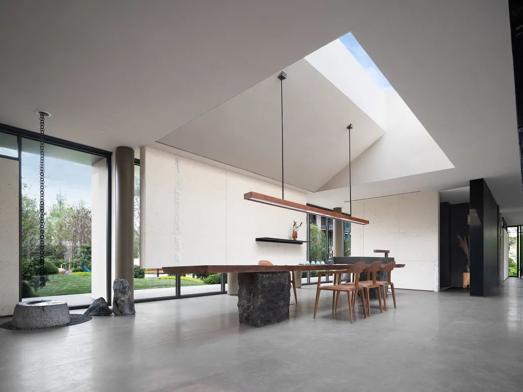 中南春风里售楼处 | 融合中西文化的现代园林空间-14