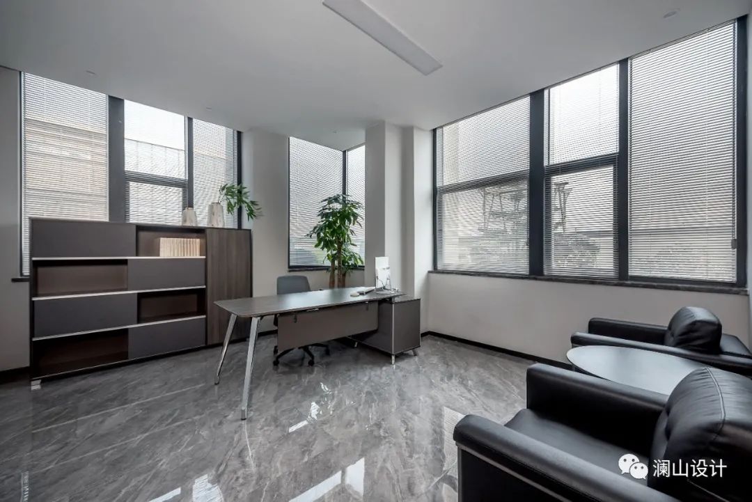 灰色地带 | 现代简约中的自然韵律-26