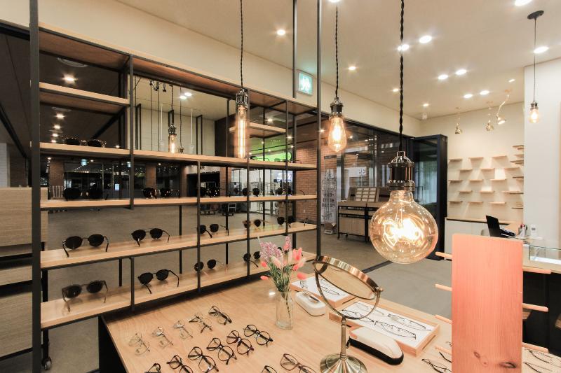 现代简约 12 平米眼镜店设计-16