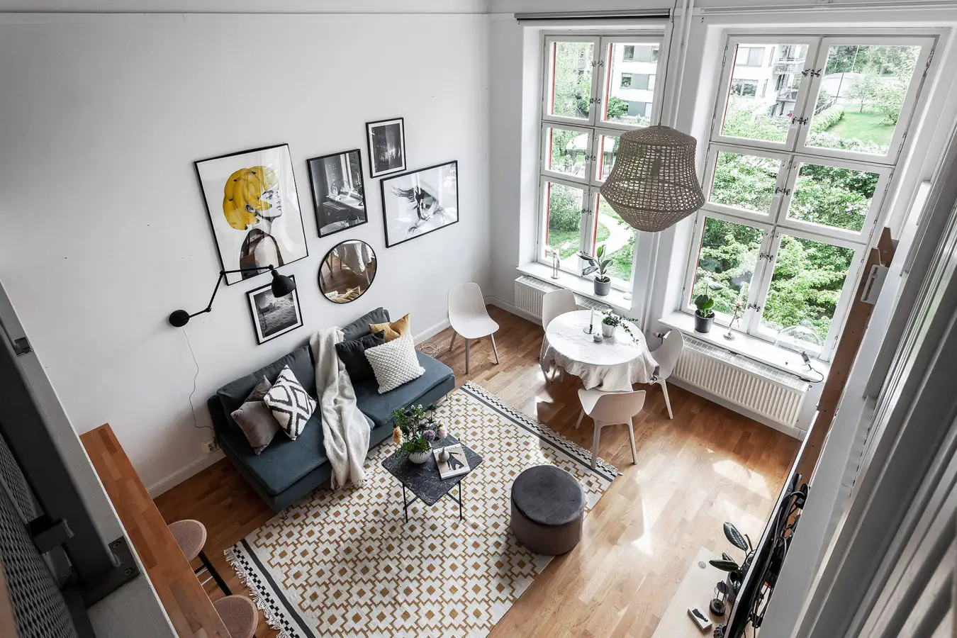 小户型巧用阁楼空间 打造明亮卧室-1