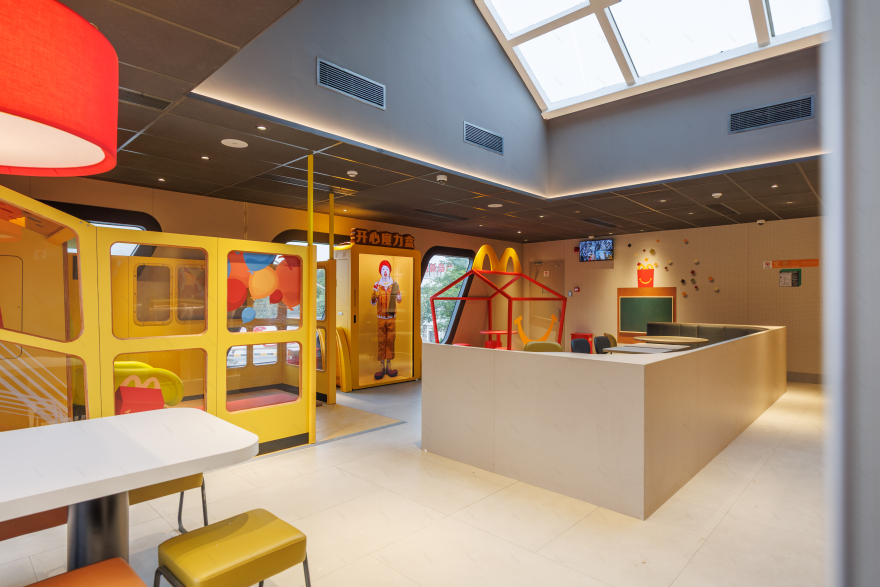 东莞麦当劳室内设计丨中国东莞-10