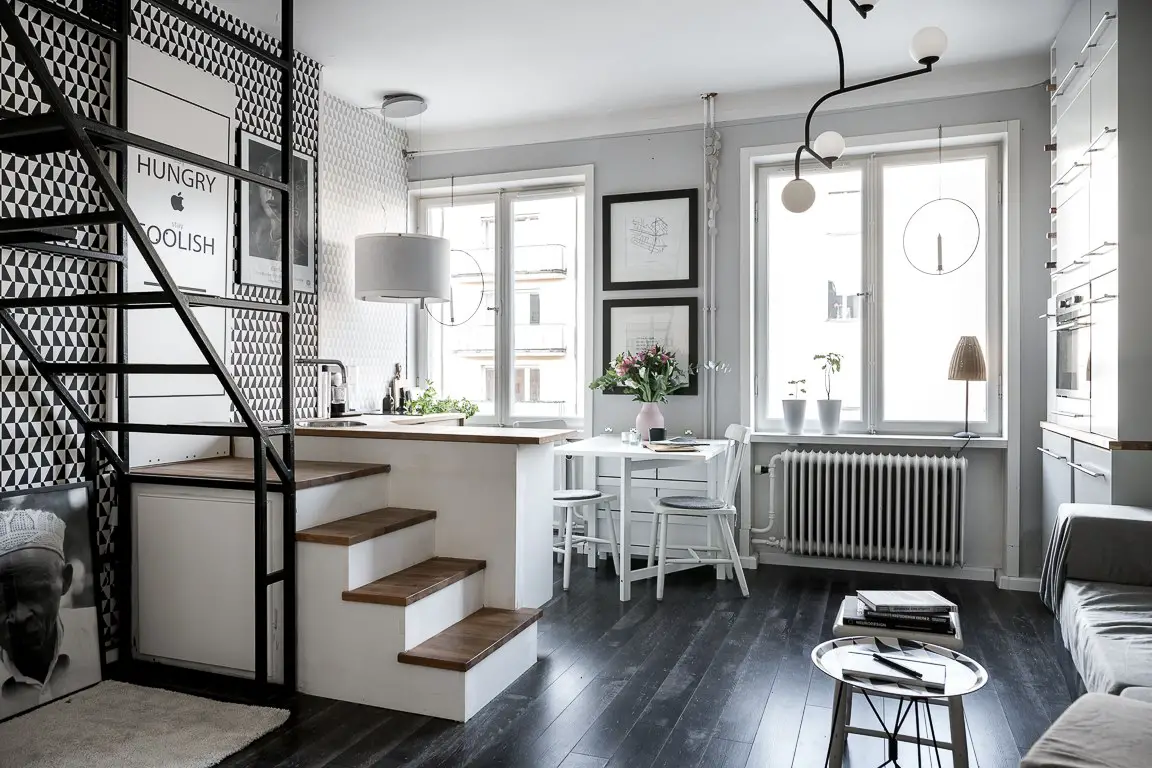 钢质楼梯与黑白墙纸 | 30m²复式公寓的时尚设计-1