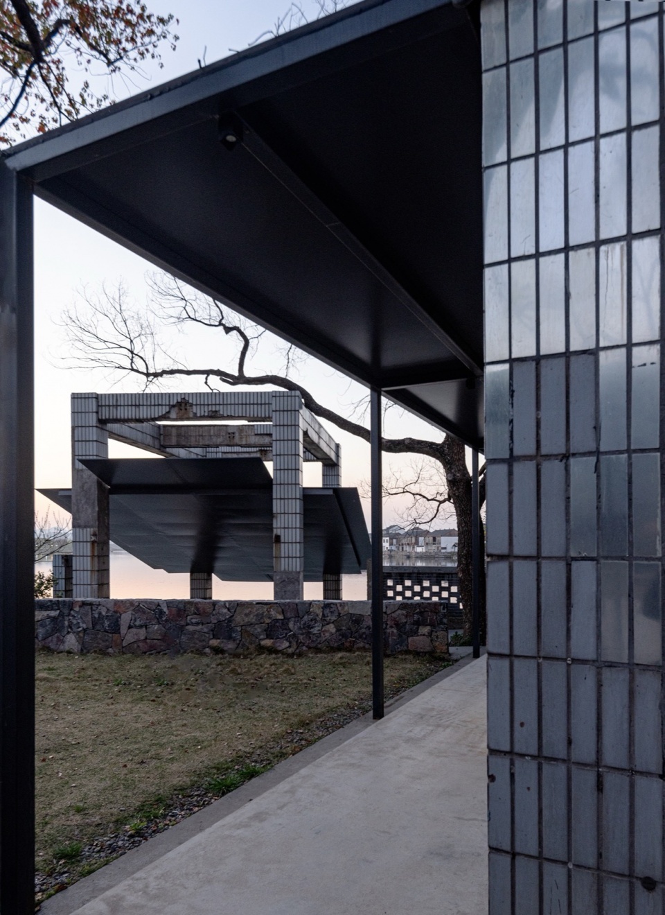 先锋鉴湖书店（鉴湖取水岛市政设施更新项目）丨中国绍兴丨大舍建筑设计事务所,同济大学建筑设计研究院等-39