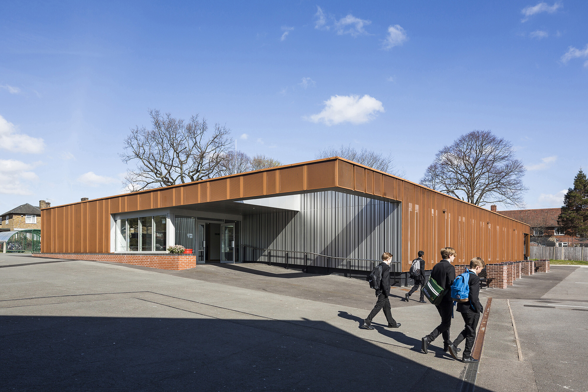 伦敦南区卡 arshalton 男孩体育学院的节能教学楼-18