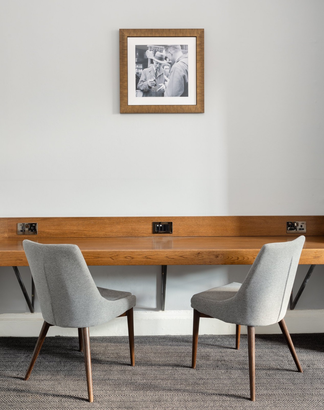 爱尔兰都柏林 Office Suites Club 服务式办公室  Think Contemporary-7