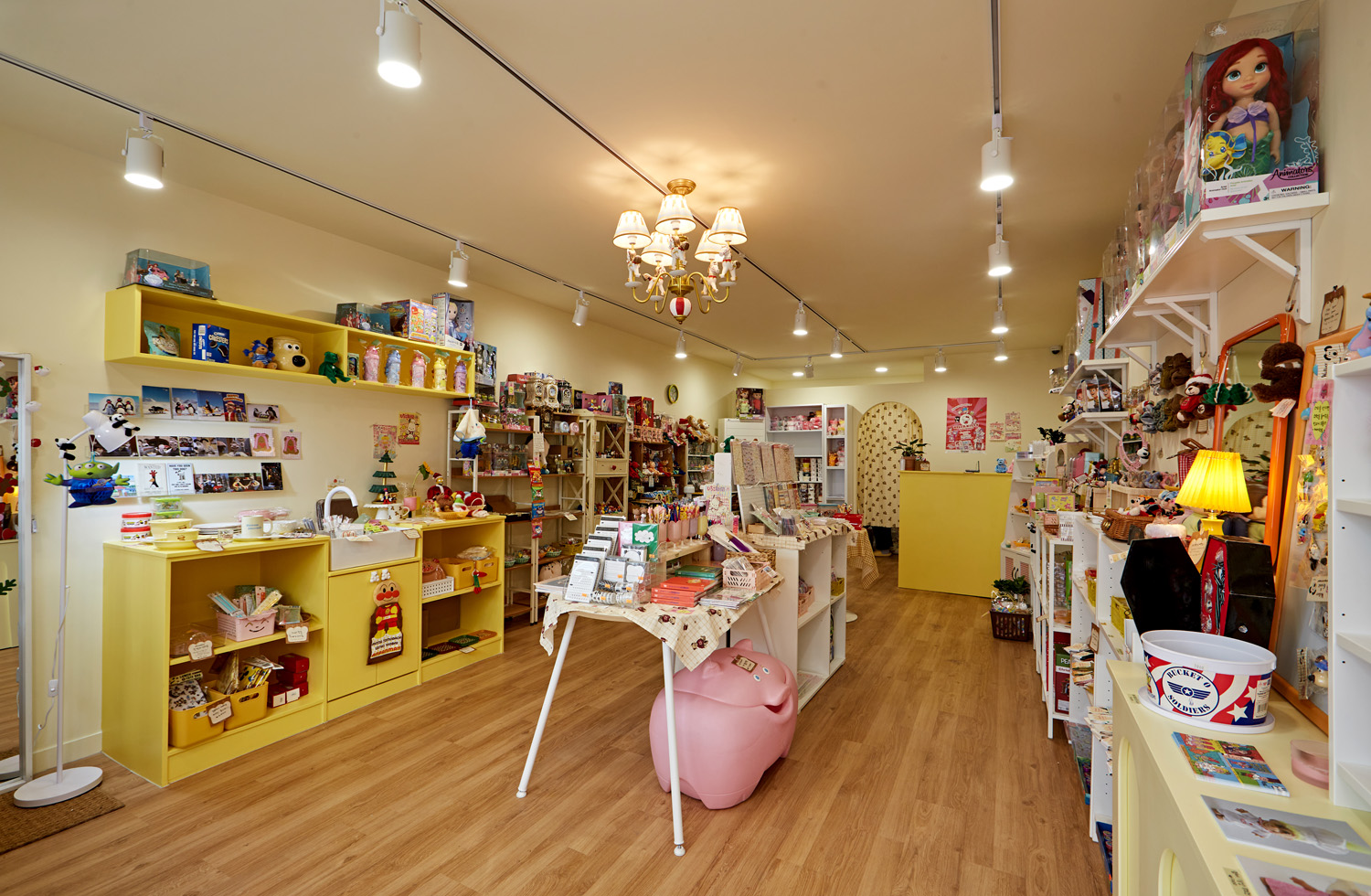 11 坪小店翻新，打造温馨橙色调空间-4