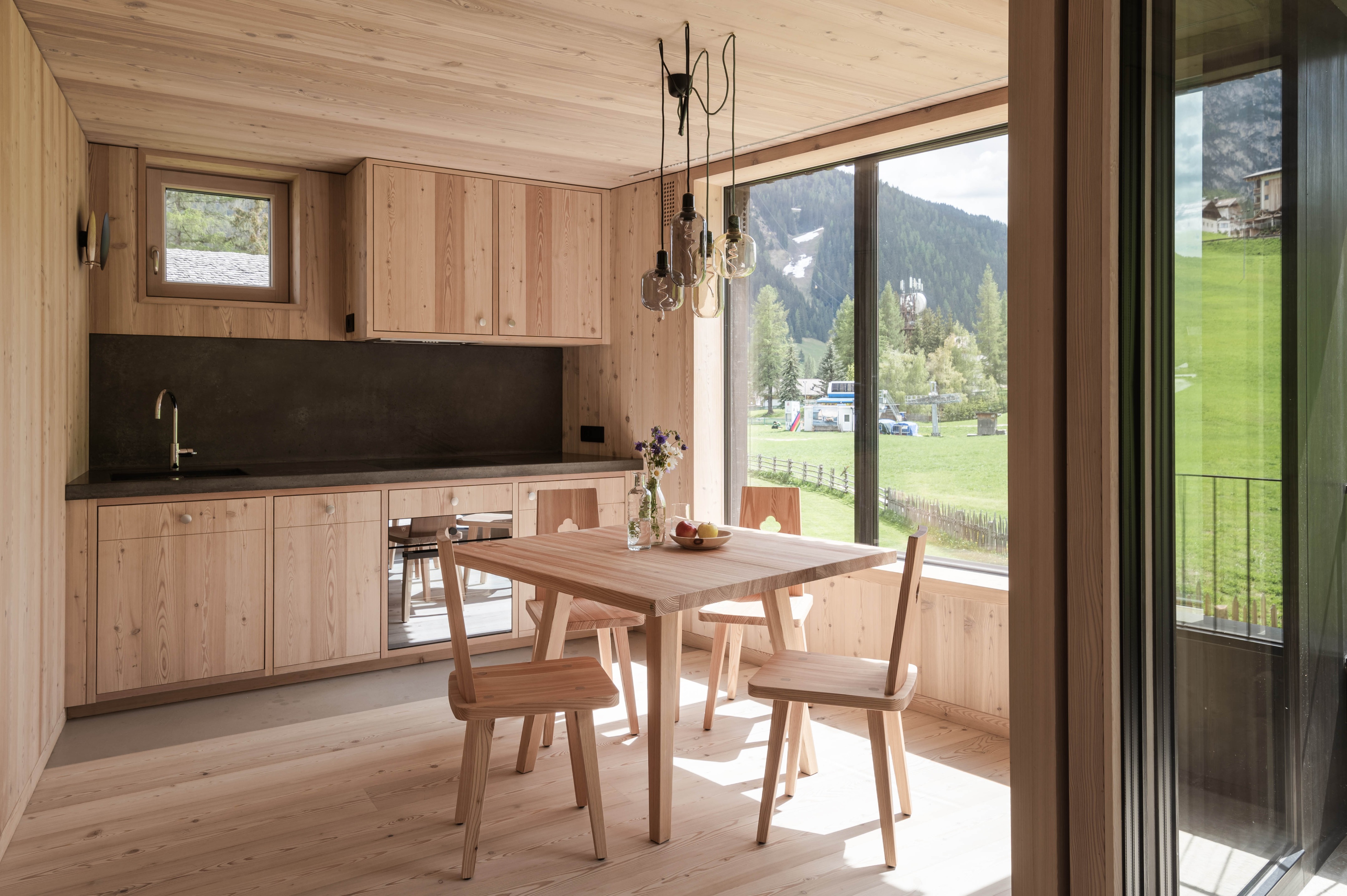 融合传统与当代的阿尔卑斯山间别墅 · Lari· Lodge丨意大利-16