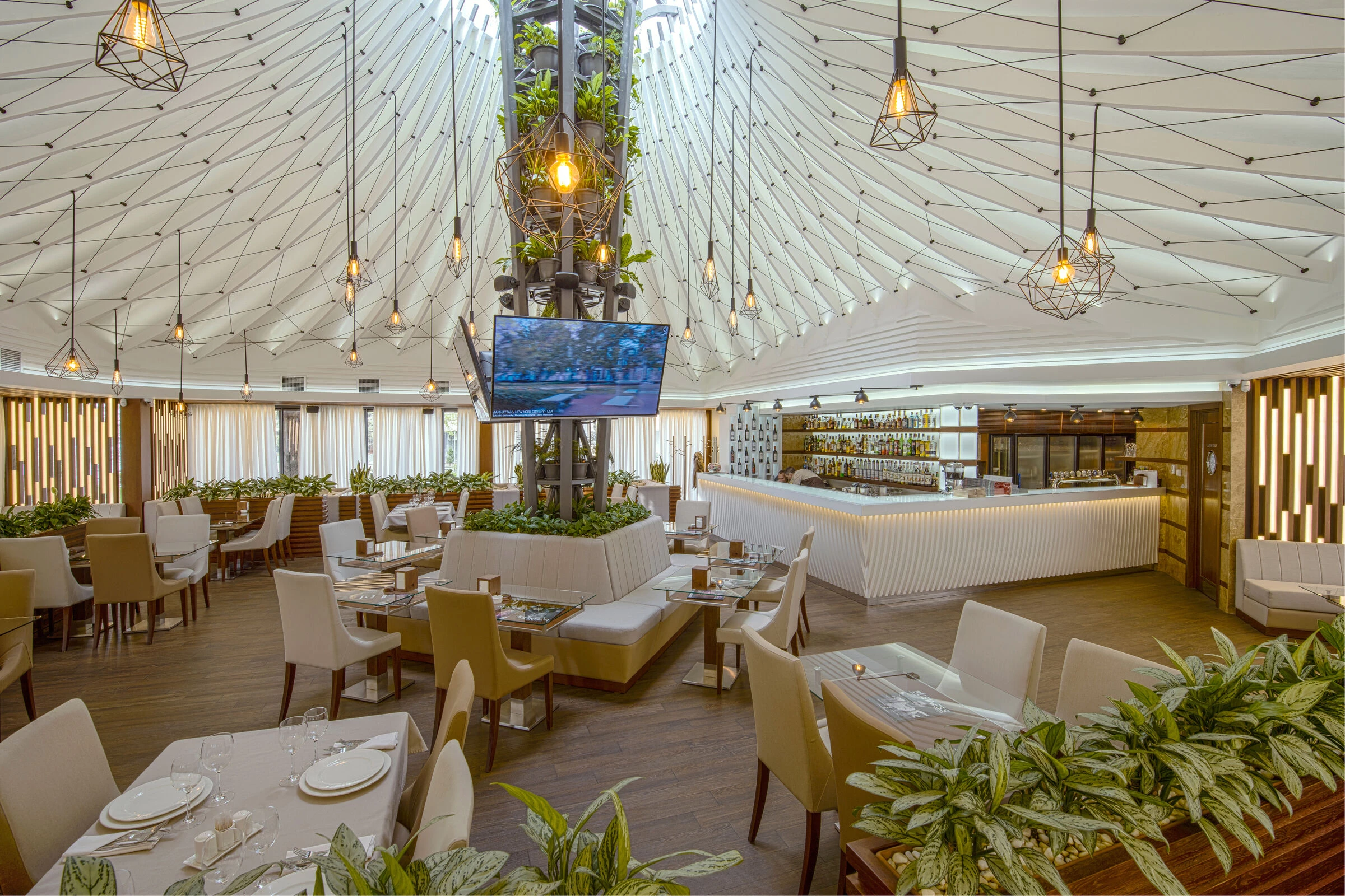 亚美尼亚“旗帜”餐厅丨GDG-13