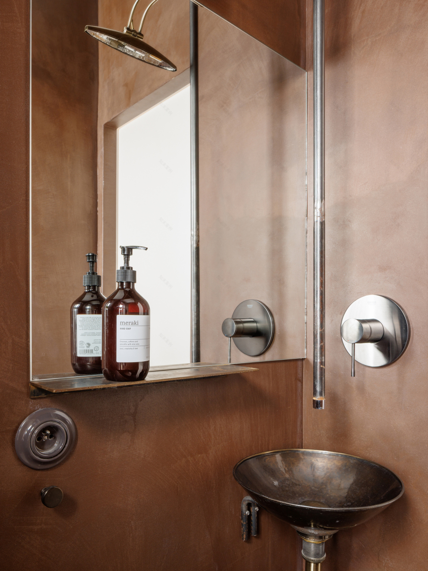 Apartment Conversion into a Creative Studio / alchitekt-33