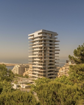 多层住宅建筑丨葡萄牙波尔图丨OODA