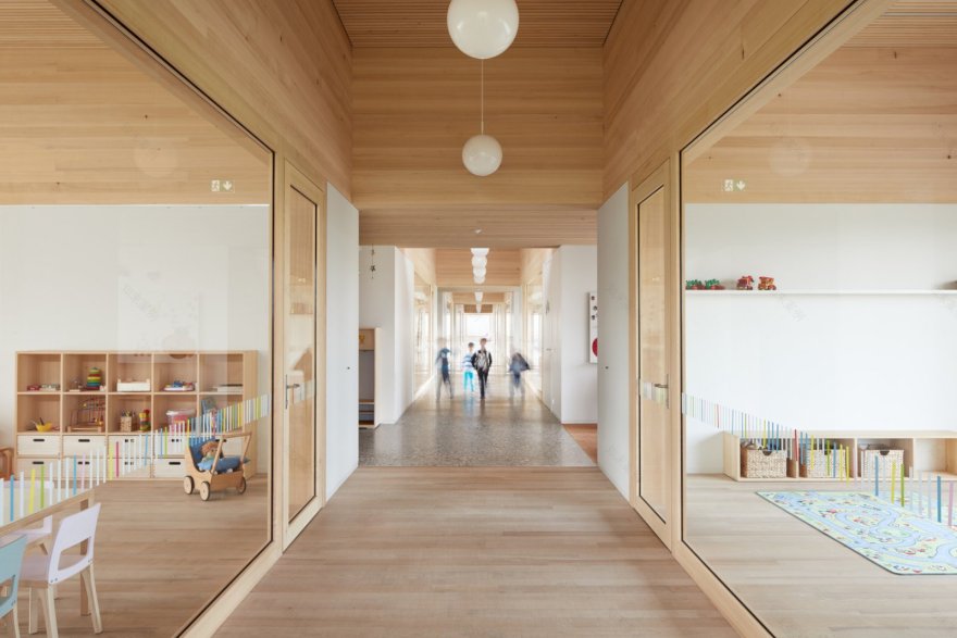 鸭子湖畔的幼儿园 Bernardo Bader Architekten-9