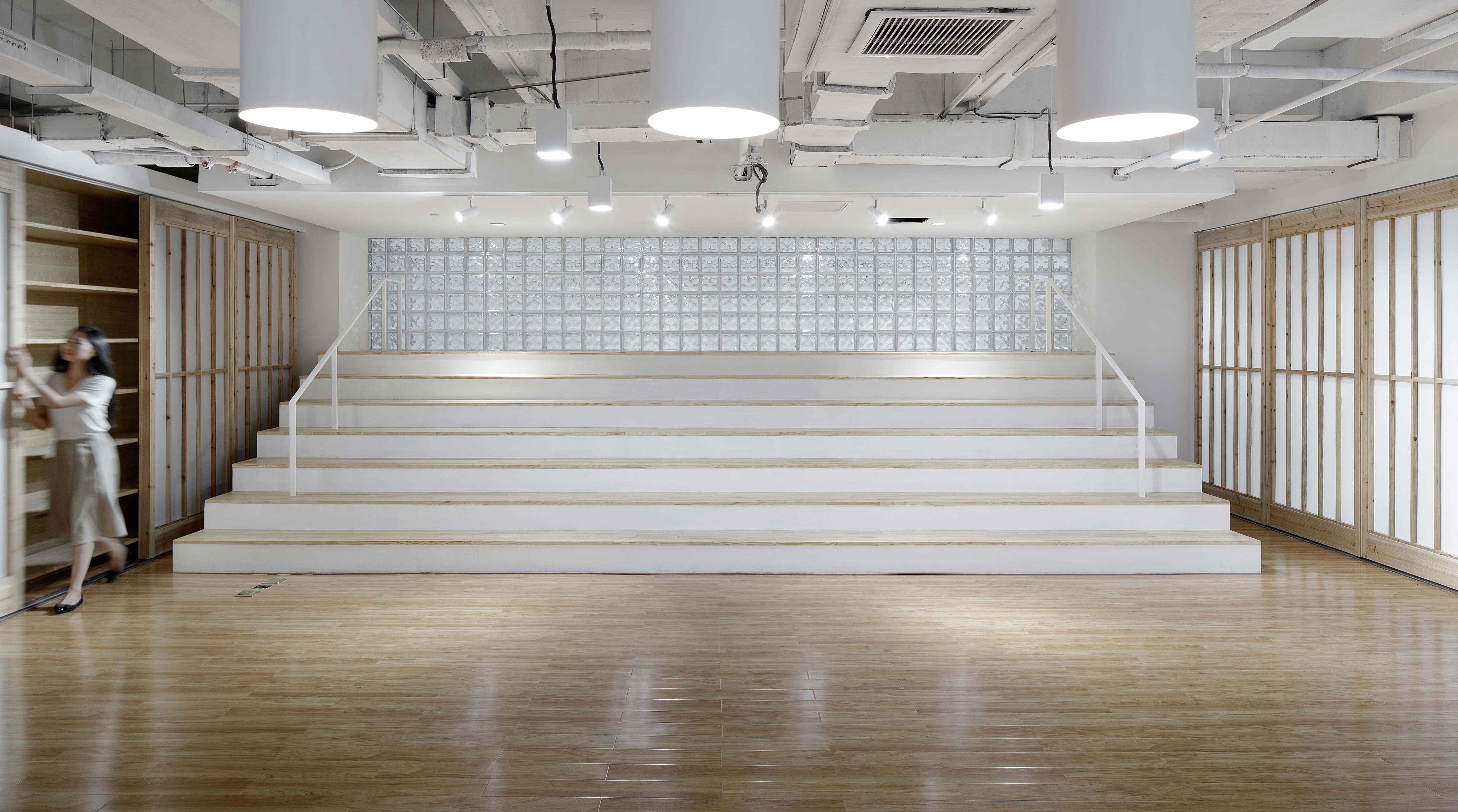 郦文曦建筑事务所打造的游戏公司办公室空间设计-78