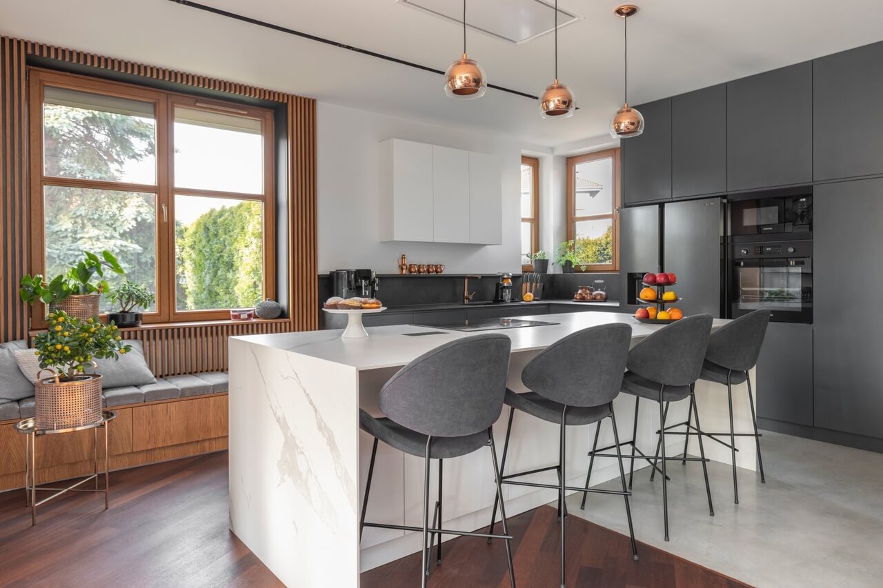 Eklektyczne wnętrza willi w podwarszawskim Konstancinie - projekt nieruchomości z rynku wtórnego - PLN Design-10