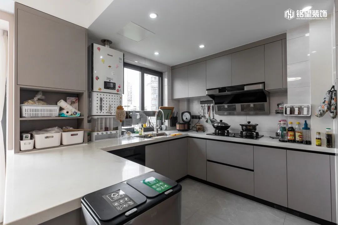 明发滨江新城 · 现代简约的无边界空间丨铭望装饰-23