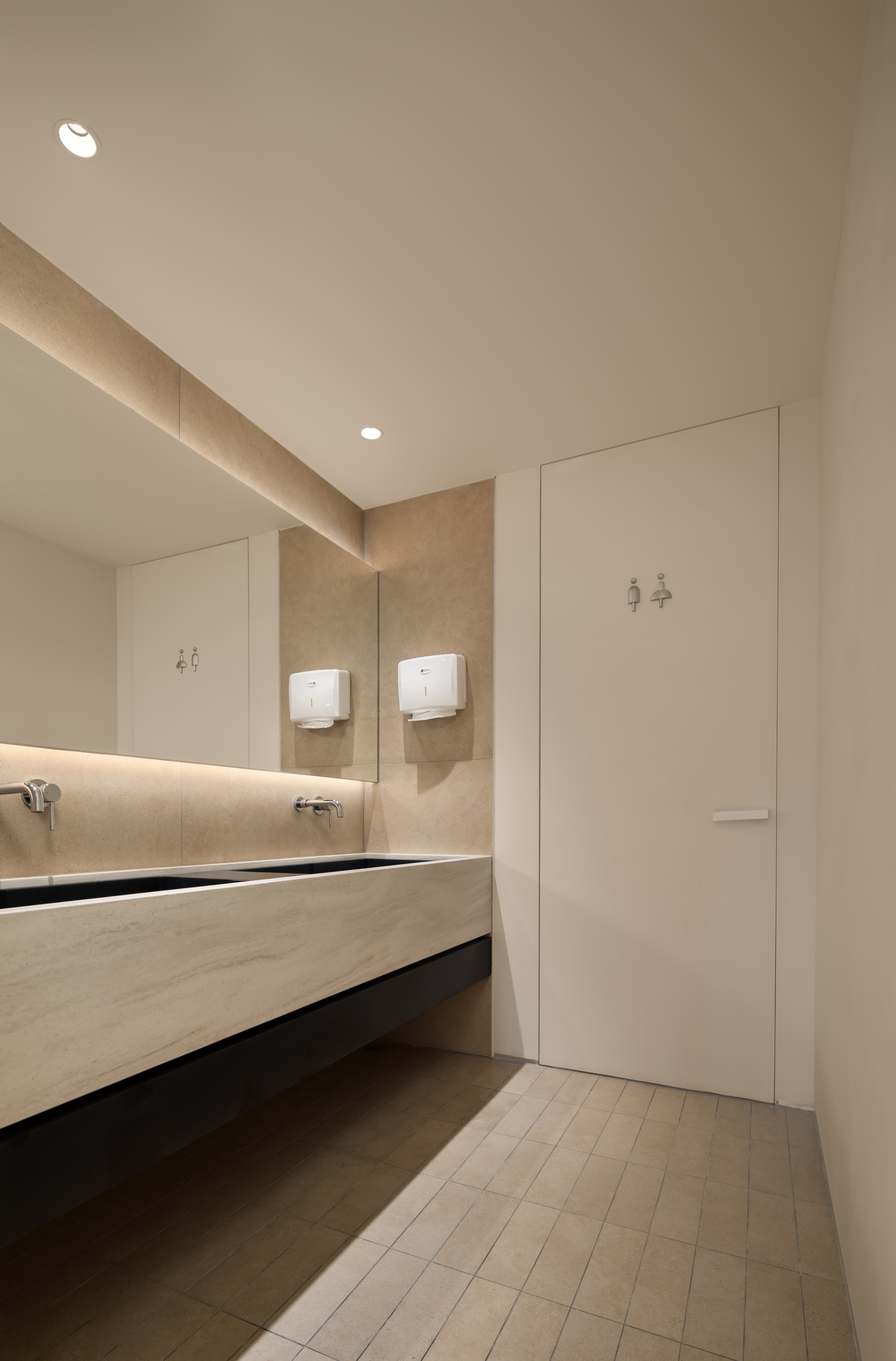 O.C. PERSONAL TAILOR|MOOTHAN. DESIGN-37