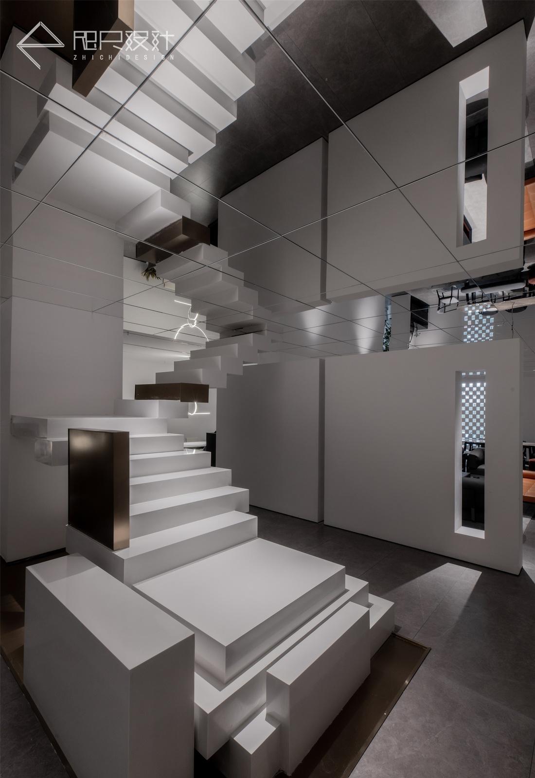 半墙设计、镜像交错,打造个性家居空间-18