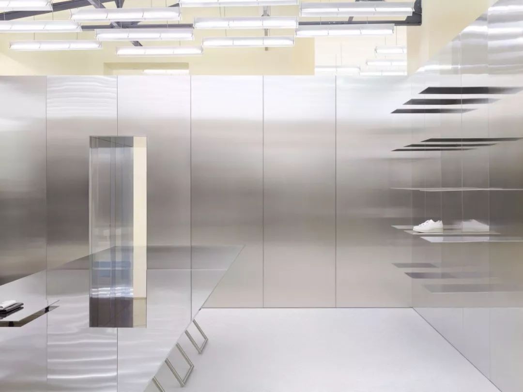 柏林 Acne Studios 旗舰店,不锈钢内饰诠释简约美学-8