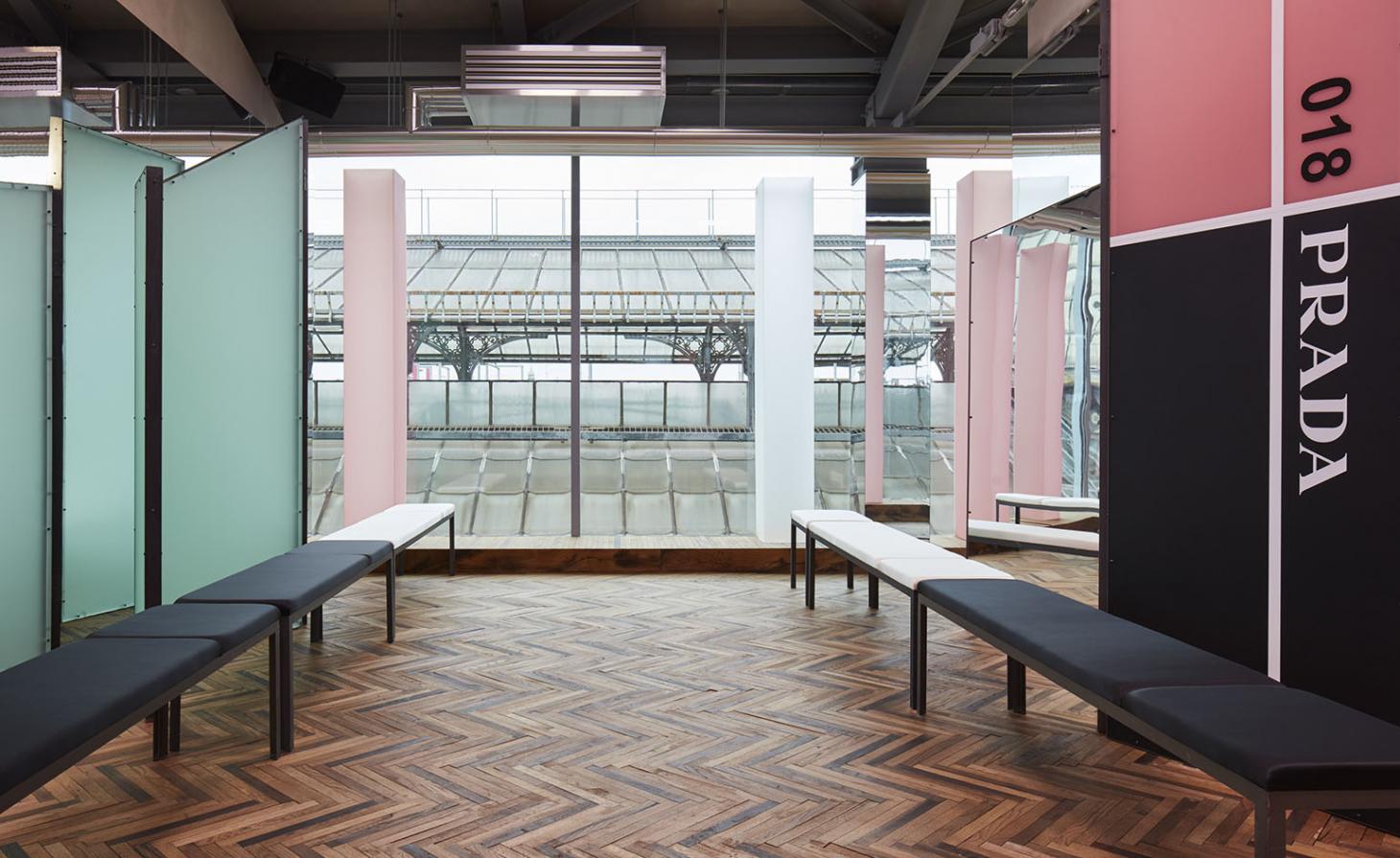 普拉达 2018 度假系列在米兰 Galleria Vittorio Emanuele II 举行-12